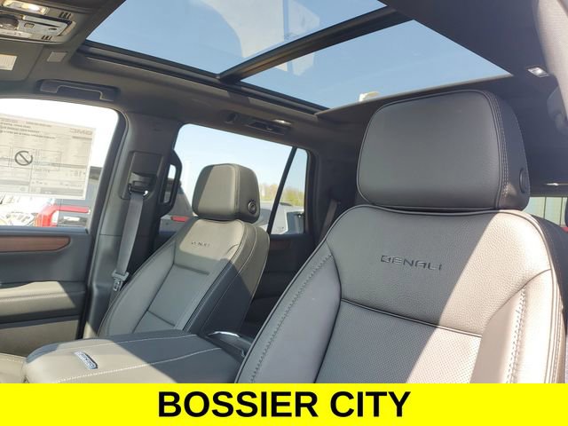 New 2026 GMC Yukon Denali w/ Sun & Power Step Package AWD/4WD image 21