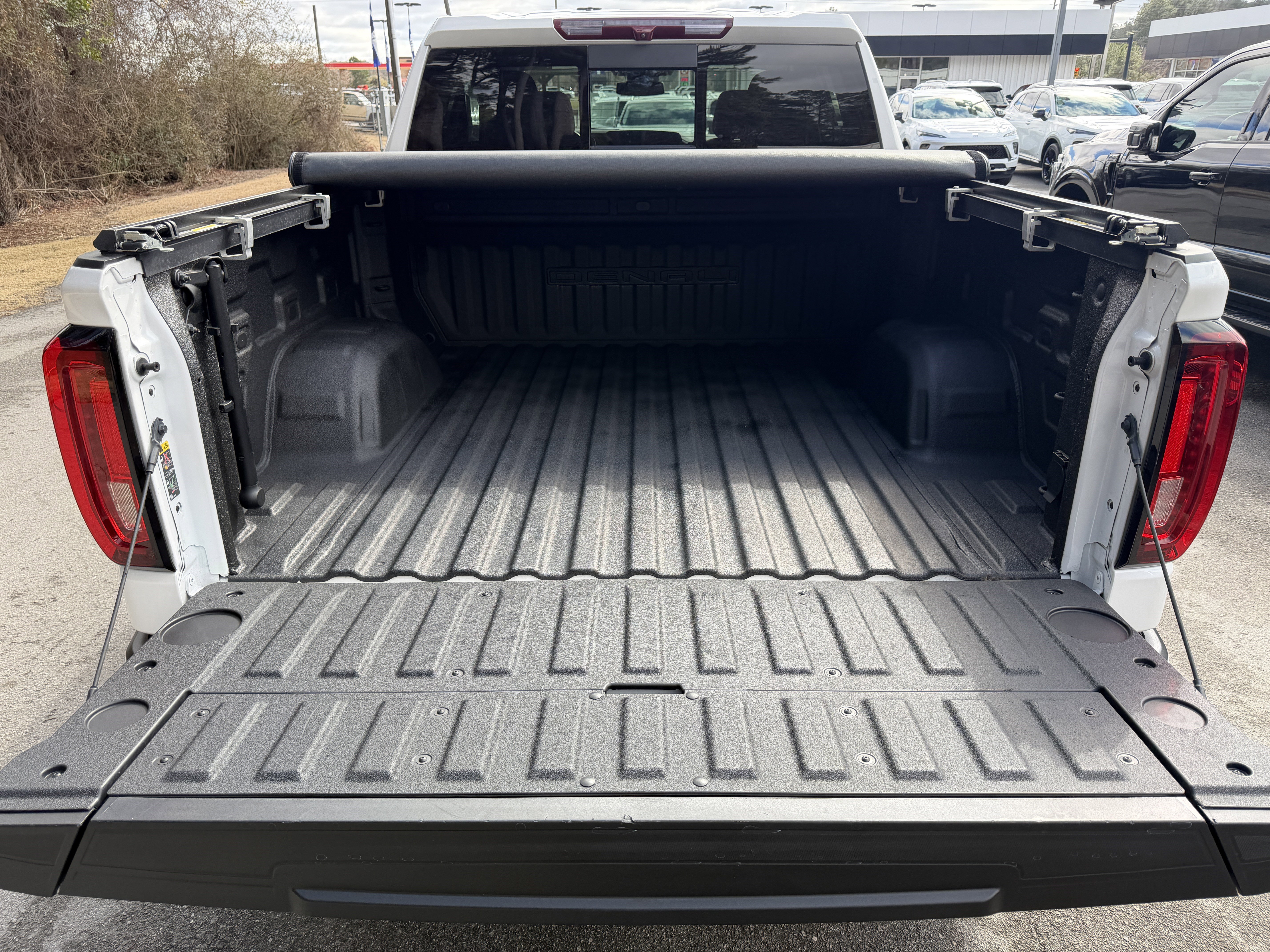 Used 2022 GMC Sierra 1500 Denali image 4