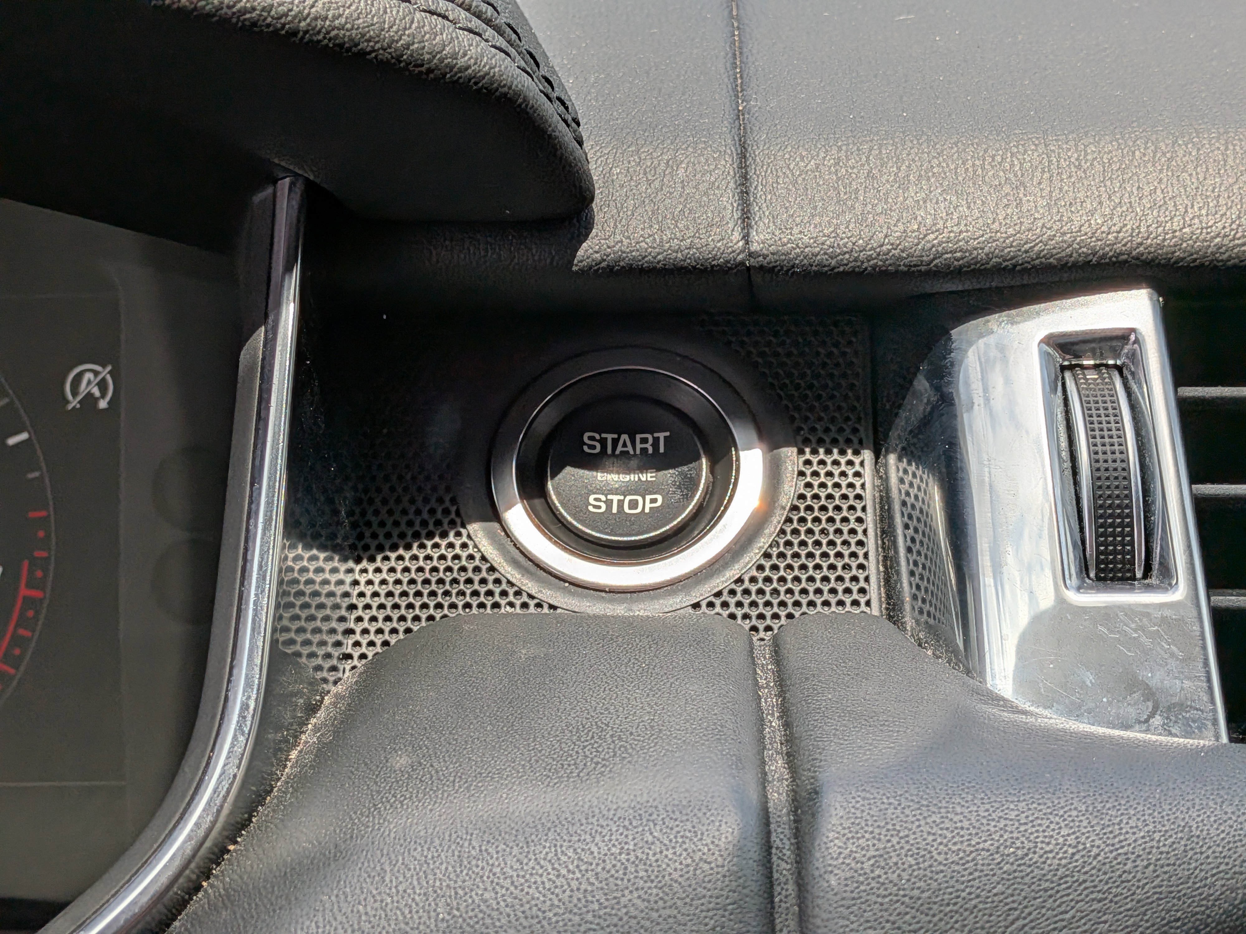 Used 2020 Land Rover Range Rover Sport HSE Dynamic image 30