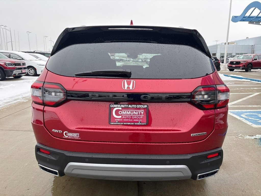New 2025 Honda Pilot Touring image 4