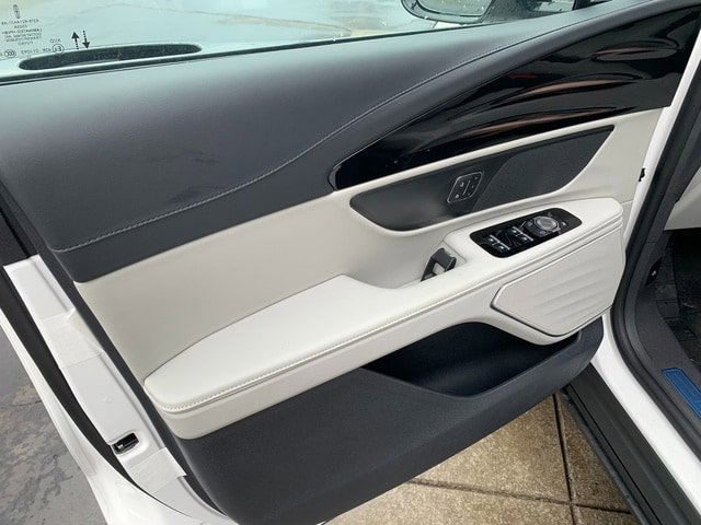 New 2026 Lincoln Nautilus Premier AWD/4WD image 26