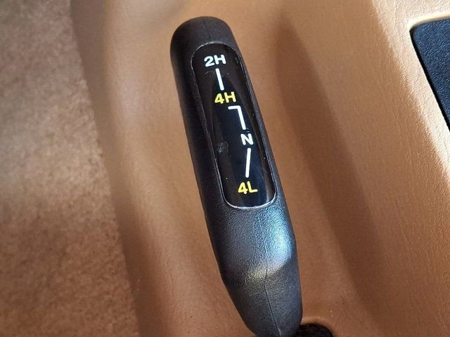 Used 1998 Jeep Wrangler Sahara image 27