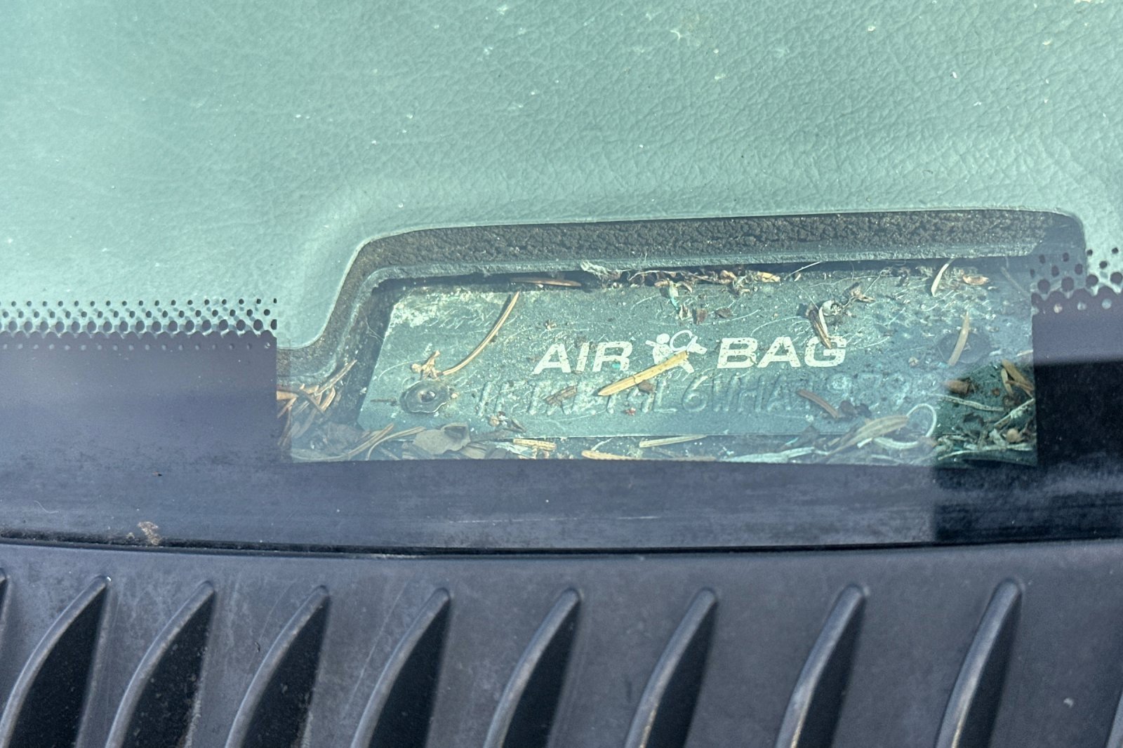 Used 1998 Ford E-150 and Econoline 150 image 2