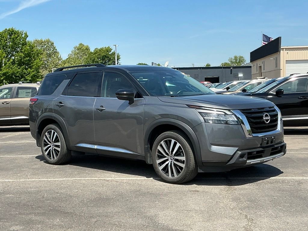 Used 2023 Nissan Pathfinder Platinum AWD/4WD image 1