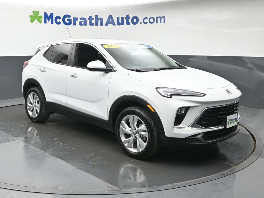Used 2025 Buick Encore GX Preferred AWD/4WD image 2