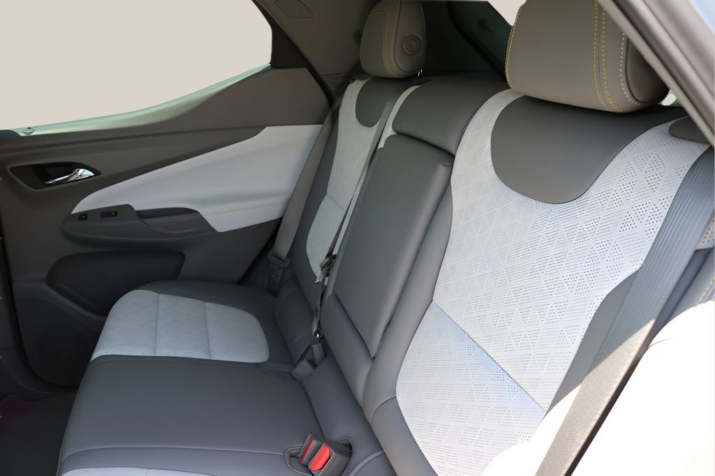 Used 2023 Chevrolet Bolt EUV Premier FWD image 16