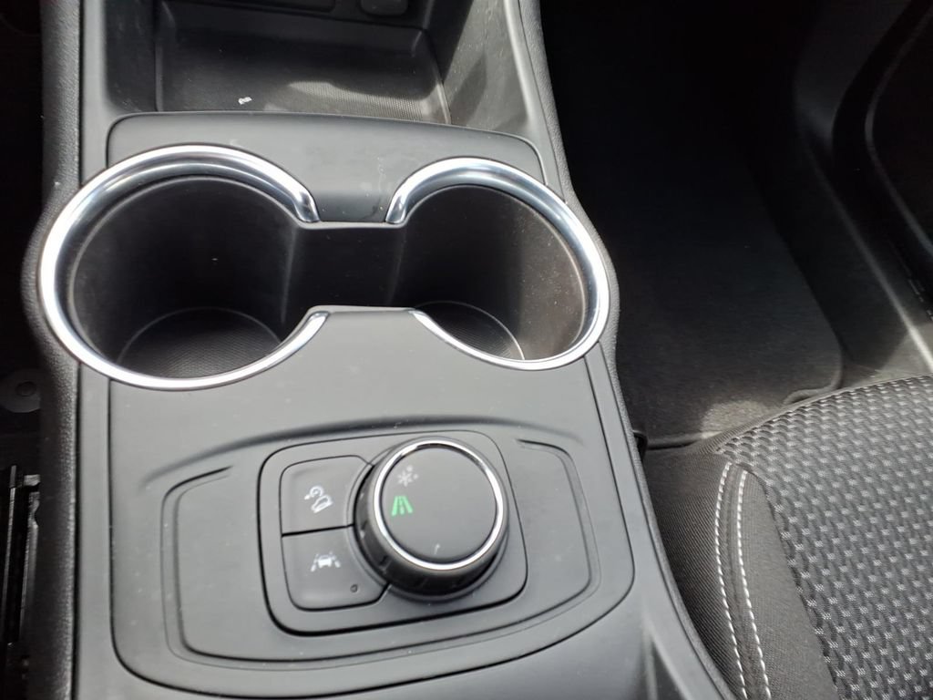 Used 2023 GMC Terrain SLE FWD image 20