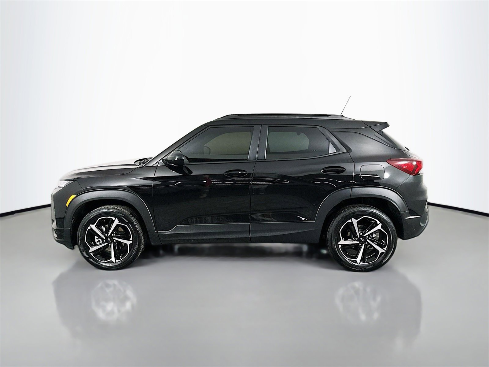 Used 2023 Chevrolet TrailBlazer RS w/ Convenience Package image 4