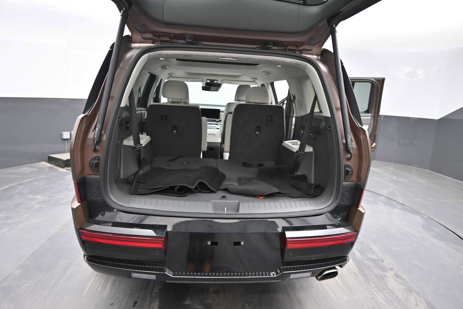 Used 2025 Hyundai Santa Fe Calligraphy AWD/4WD image 16