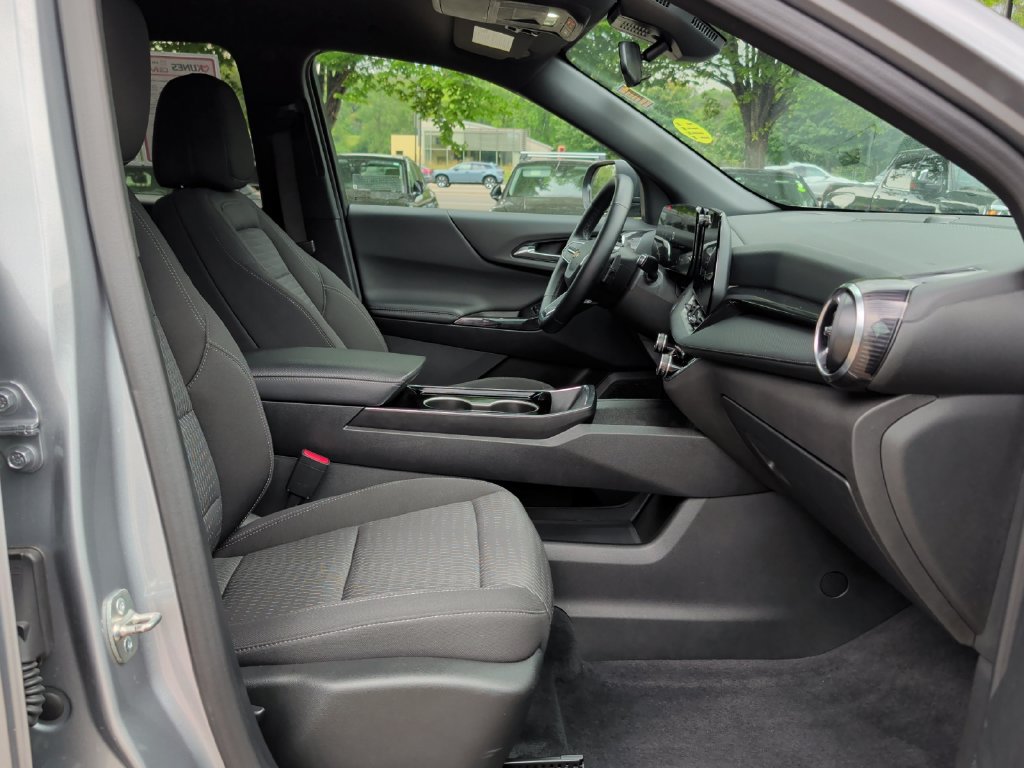 Used 2025 Chevrolet Equinox LT FWD image 37