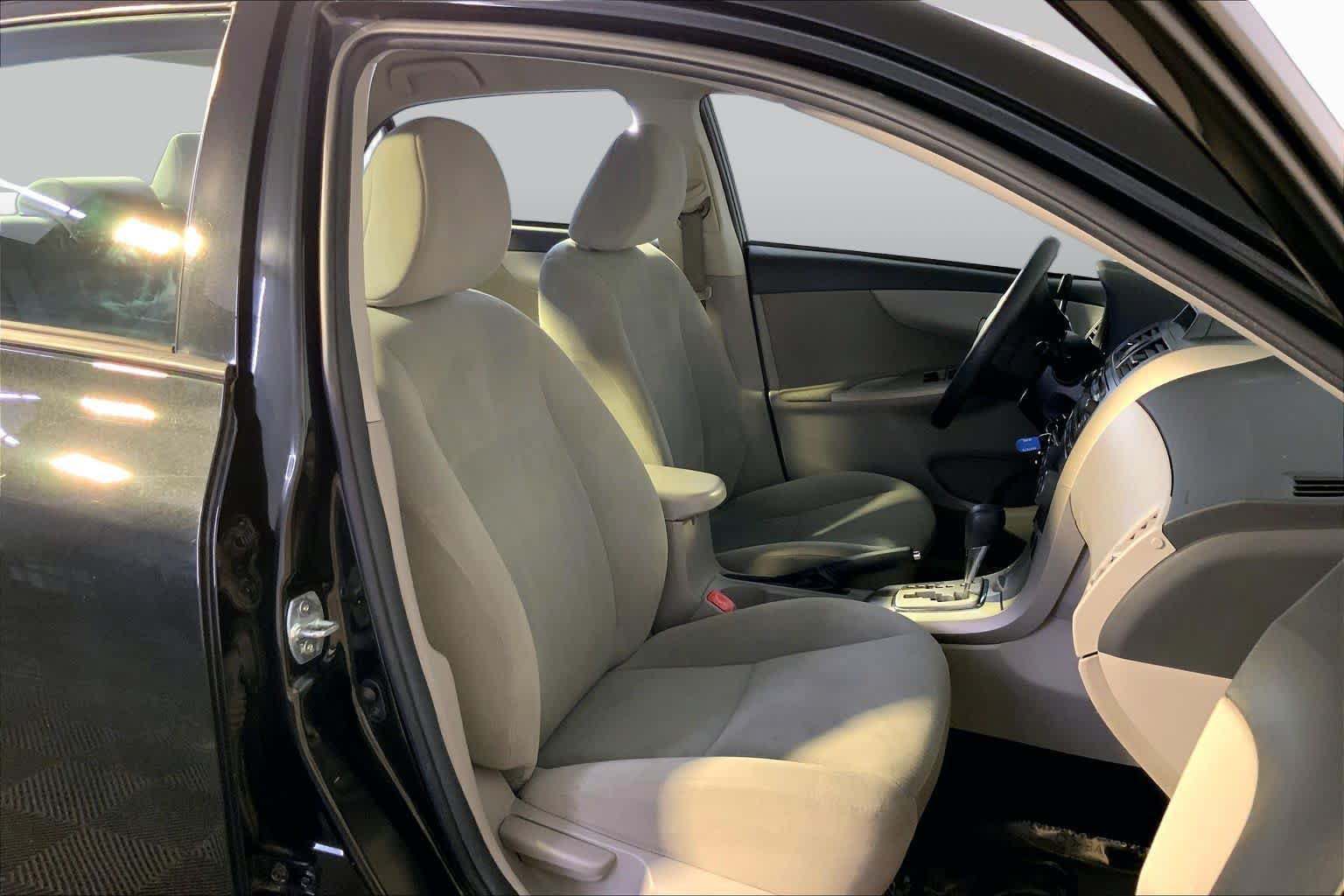 Used 2012 Toyota Corolla LE FWD image 7