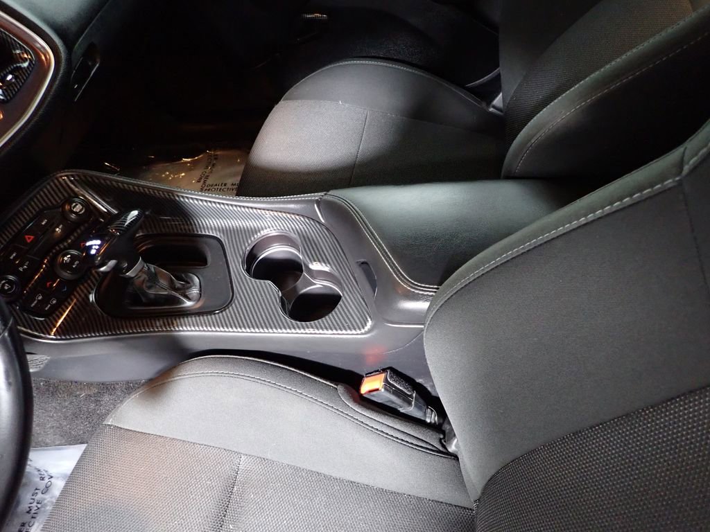 Used 2016 Dodge Challenger R/T RWD image 26