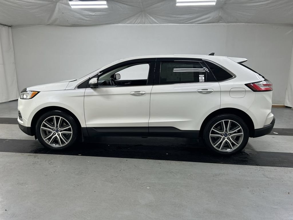 Used 2022 Ford Edge Titanium AWD/4WD image 6