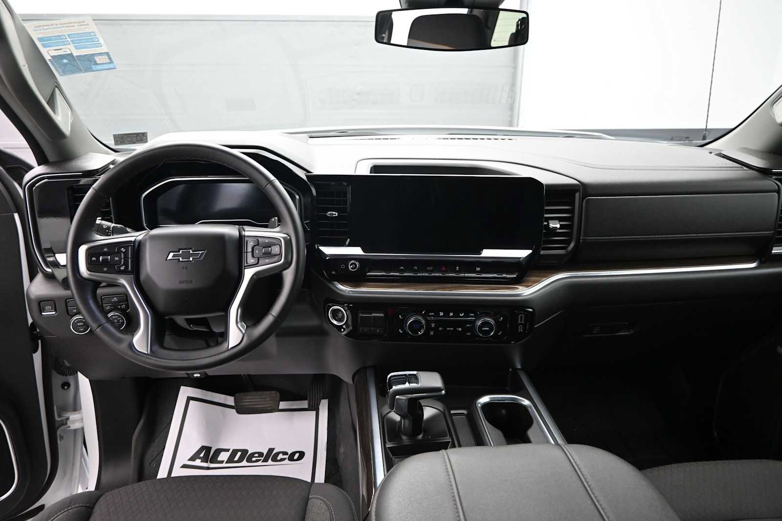 Used 2023 Chevrolet Silverado 1500 RST w/ Redline Edition AWD/4WD image 26