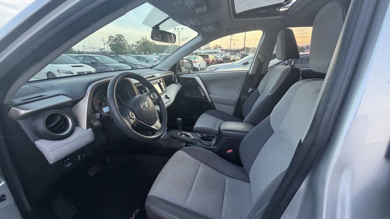Used 2013 Toyota RAV4 XLE image 19