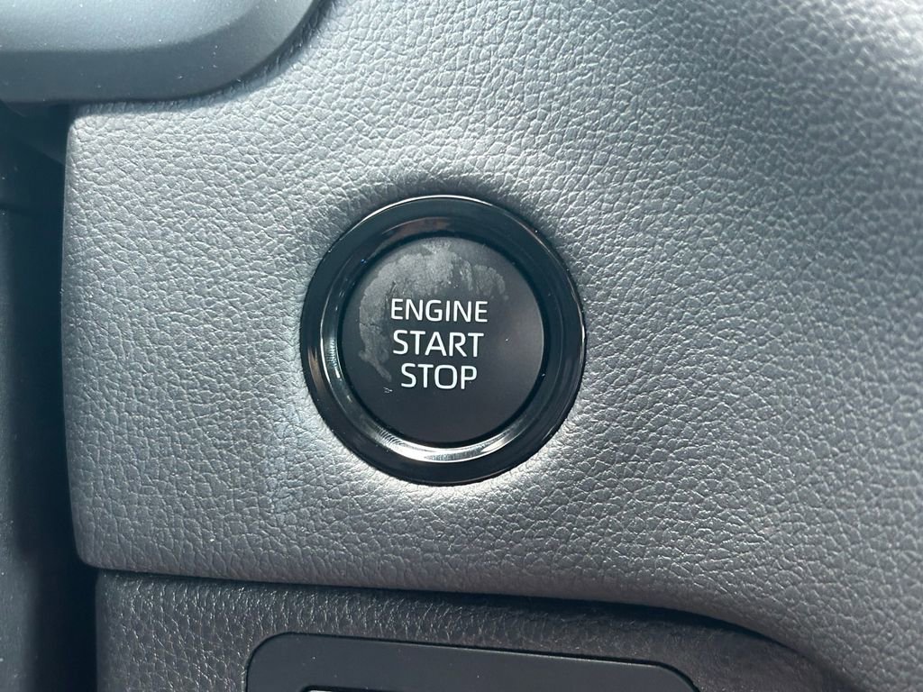 Used 2025 Toyota Tundra Limited image 30