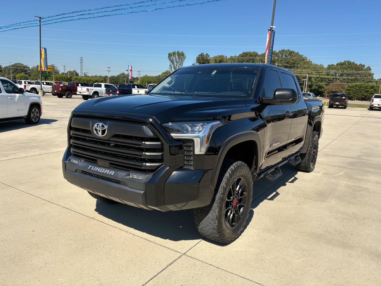 Used 2022 Toyota Tundra SR5 AWD/4WD image 2