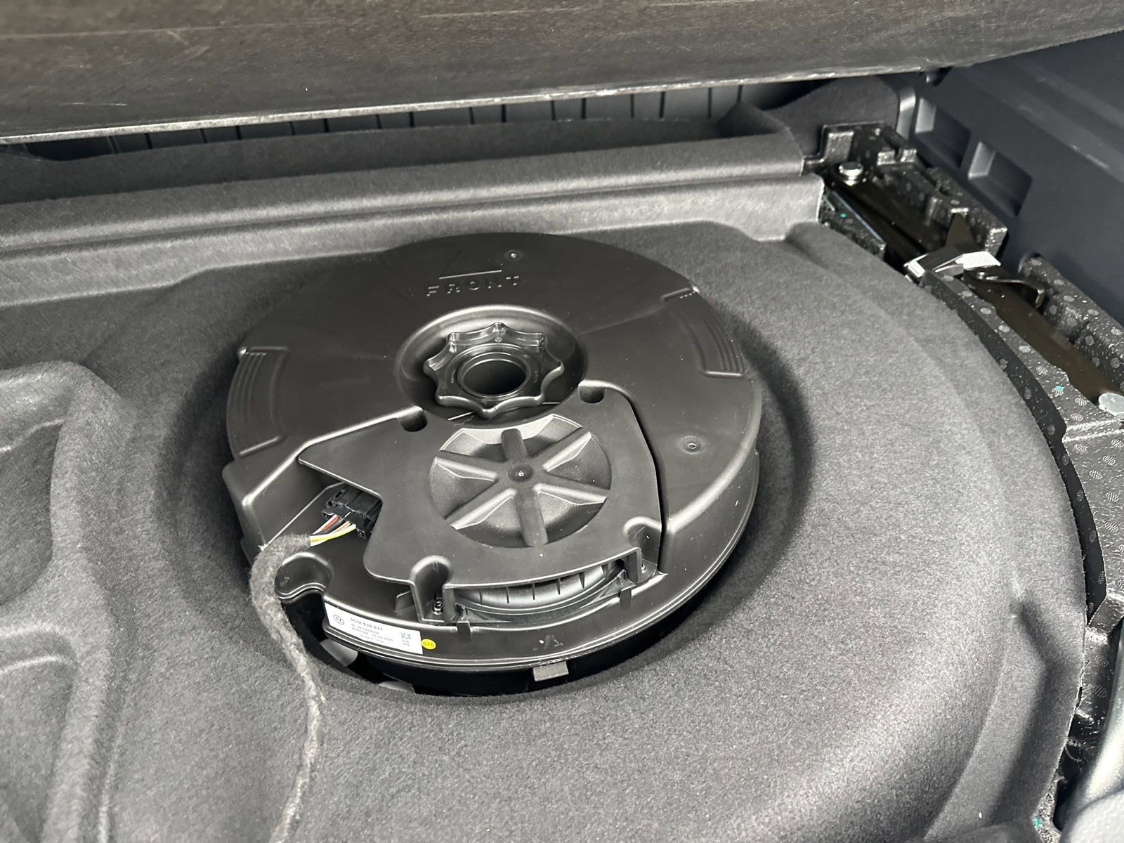 New 2026 Volkswagen Atlas Cross Sport SEL Premium R-Line image 28