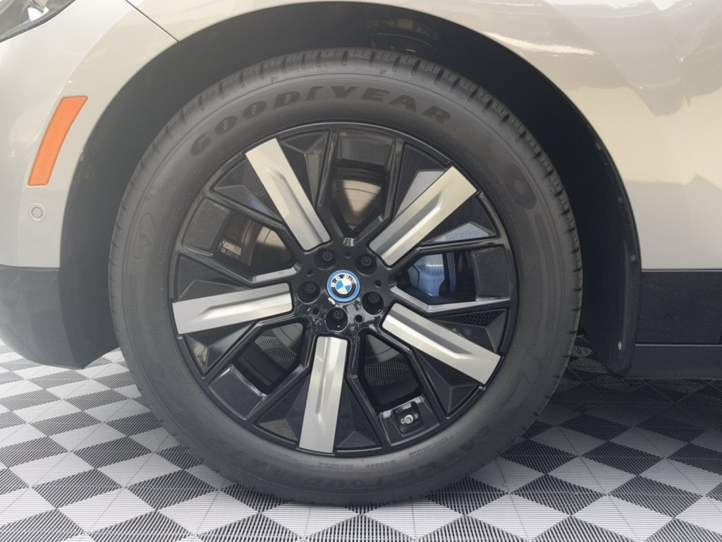 Certified 2024 BMW iX xDrive50 w/ Premium Package AWD/4WD image 13