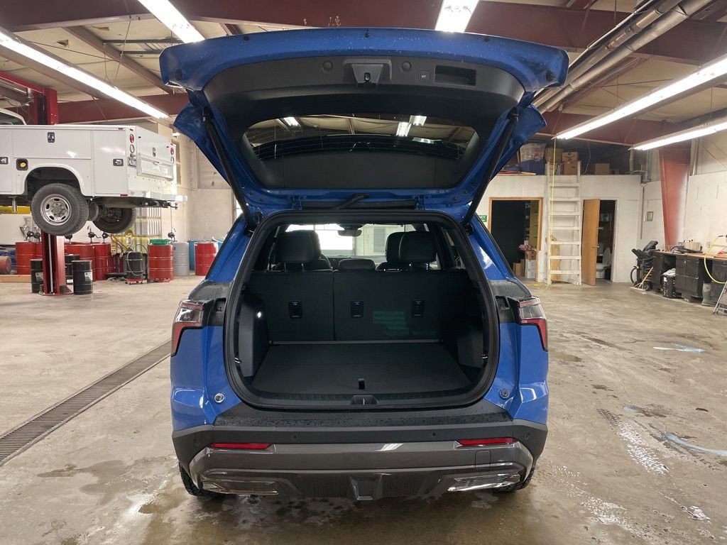 New 2026 Chevrolet Equinox ACTIV w/ Convenience Package III AWD/4WD image 29