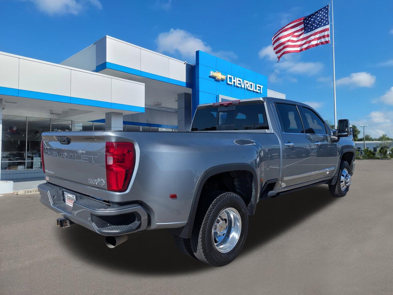 Used 2024 Chevrolet Silverado 3500 High Country w/ High Country Premium Package image 4