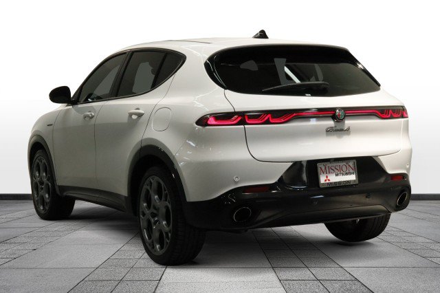 Used 2024 Alfa Romeo Tonale Veloce w/ Premium Interior Package AWD/4WD image 5