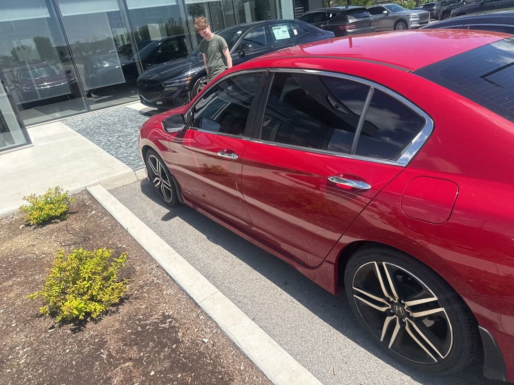 Used 2016 Honda Accord Sport image 15