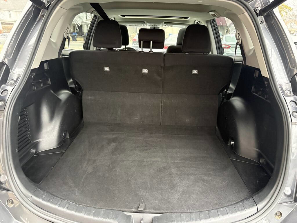 Used 2018 Toyota RAV4 XLE image 9