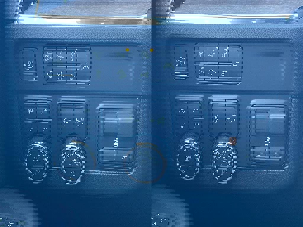 New 2026 Chevrolet Suburban High Country image 18