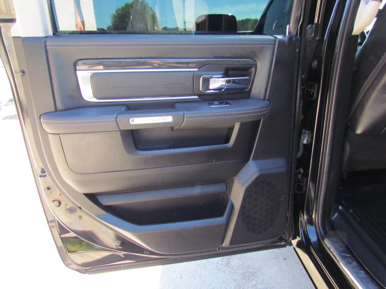 Used 2014 RAM 3500 Laramie Longhorn AWD/4WD image 13