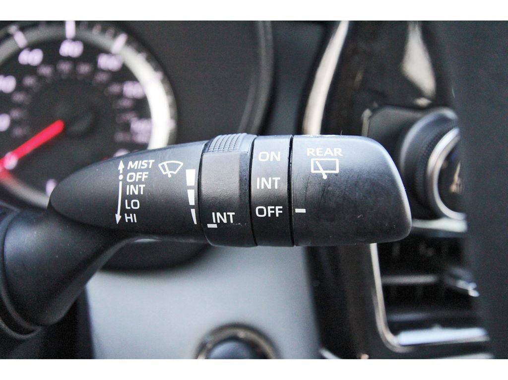 Used 2022 Toyota Highlander L image 23