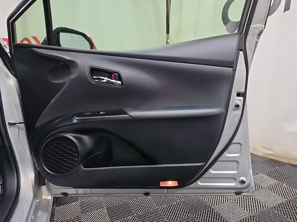 Used 2016 Toyota Prius Three FWD image 12