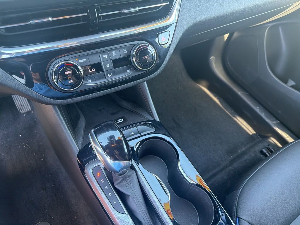 Used 2024 Buick Envista Sport Touring w/ Convenience I Package FWD image 16