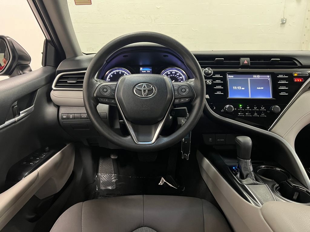 Used 2018 Toyota Camry LE image 15