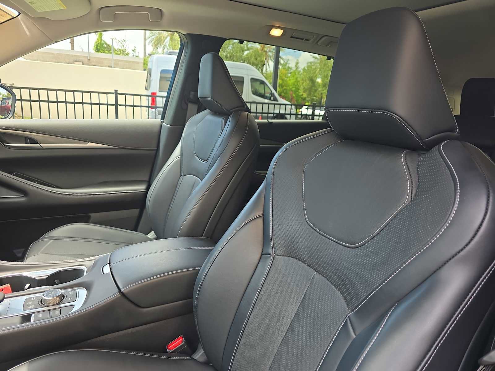 Used 2023 INFINITI QX60 Luxe w/ Cargo Package FWD image 16