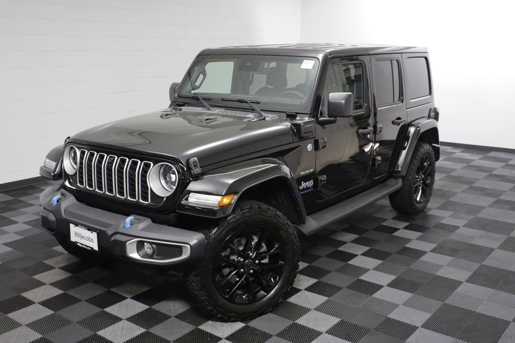 Used 2024 Jeep Wrangler Unlimited Sahara w/ Technology Group AWD/4WD image 2