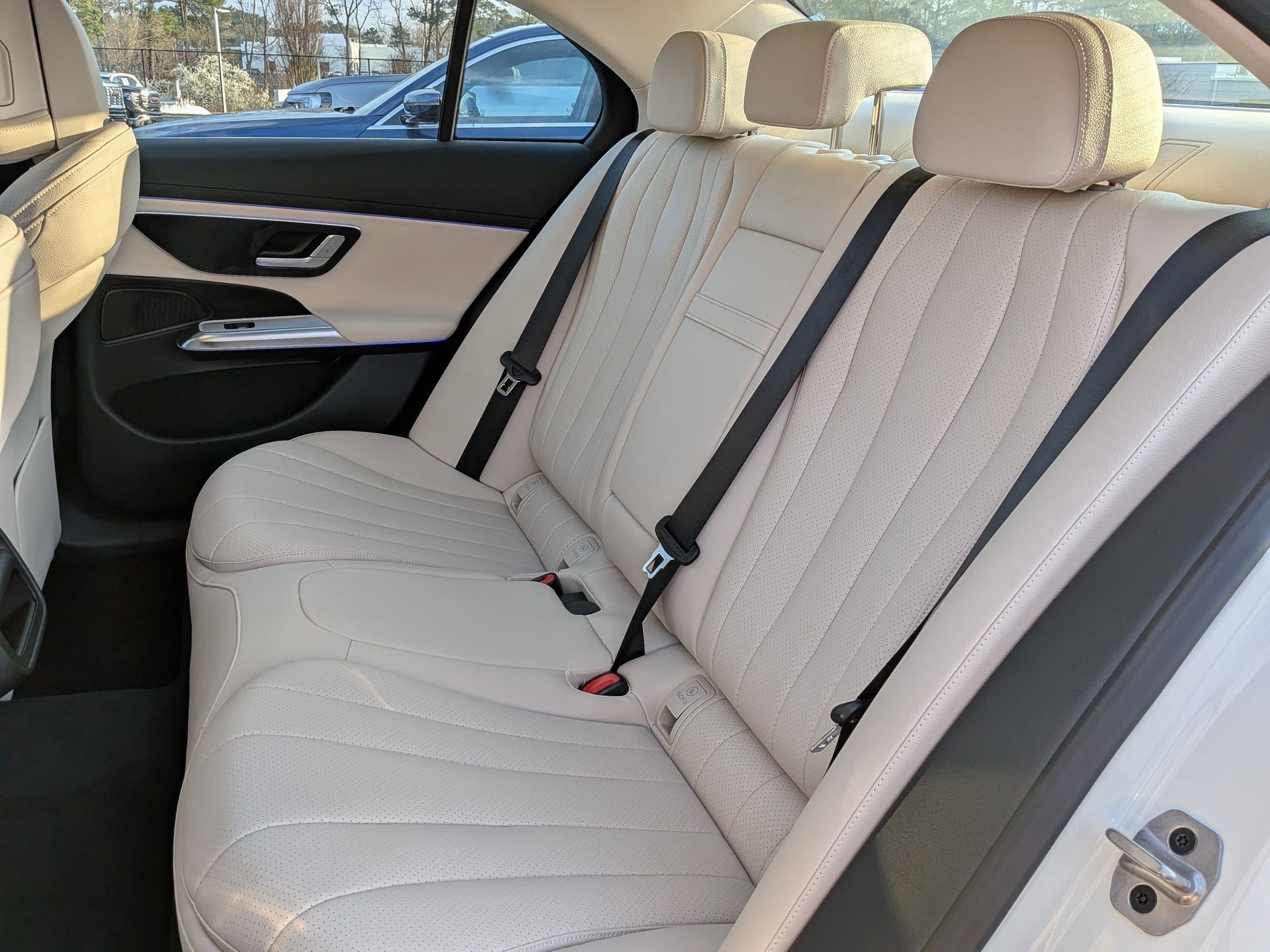 New 2026 Mercedes-Benz E 350 4MATIC Sedan image 31