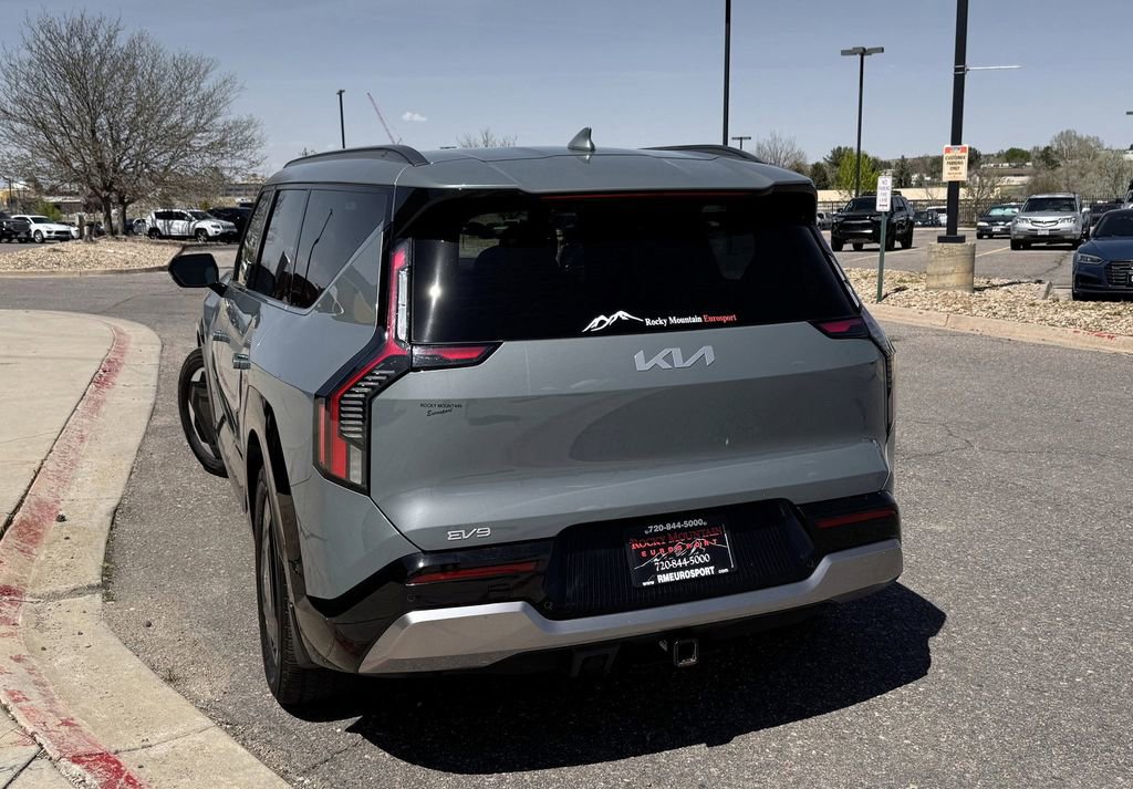 Used 2024 Kia EV9 Land AWD/4WD image 6