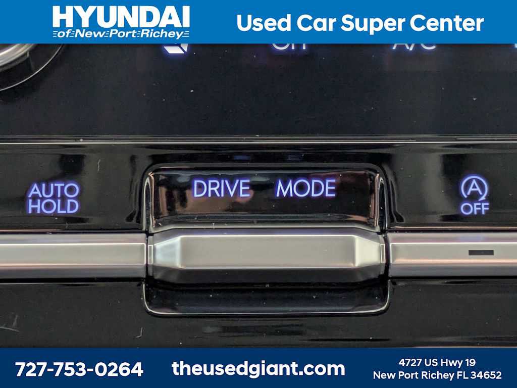 Used 2025 Hyundai Santa Fe Limited FWD image 33