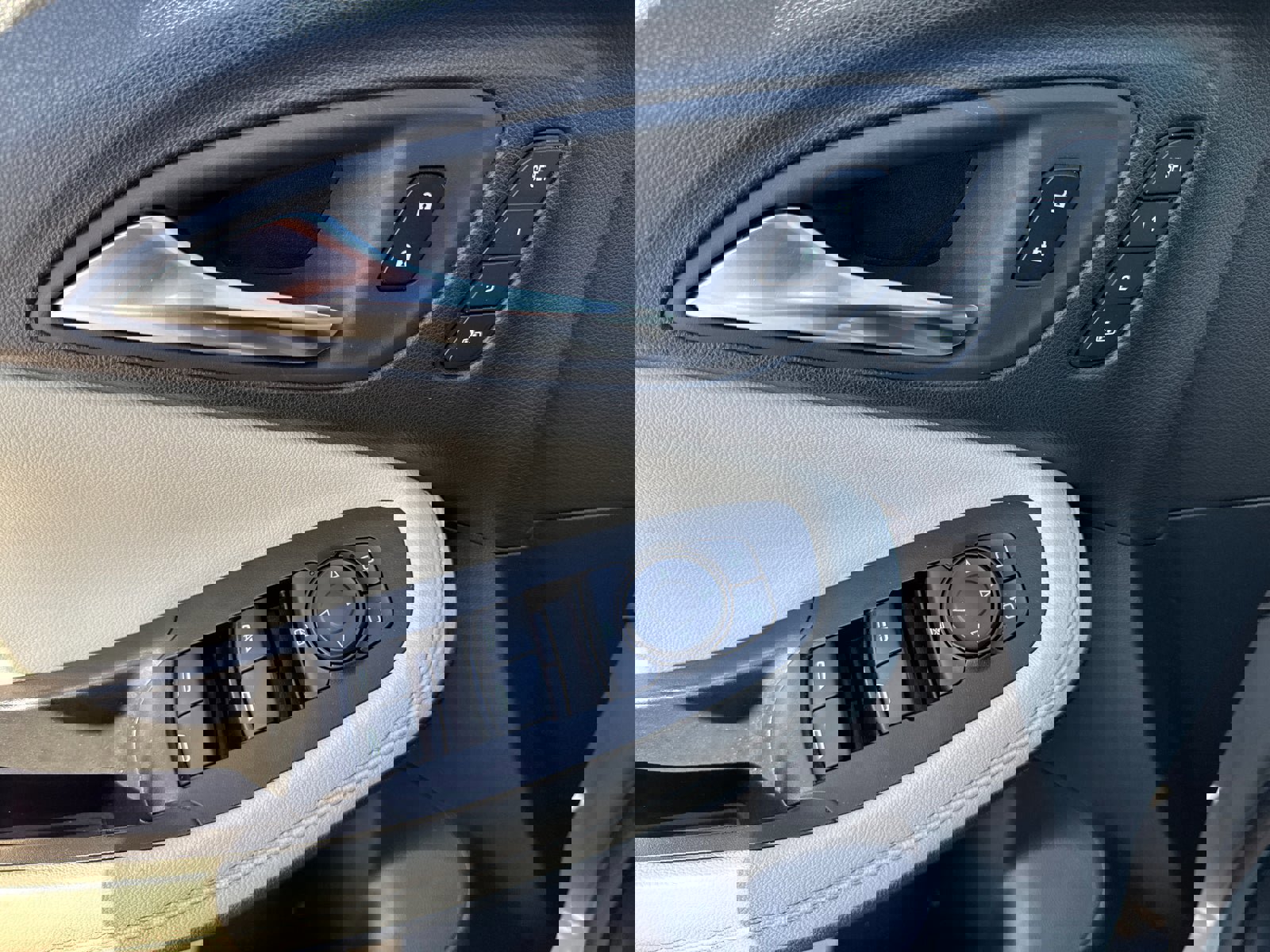 Certified 2024 Buick Encore GX Avenir image 24