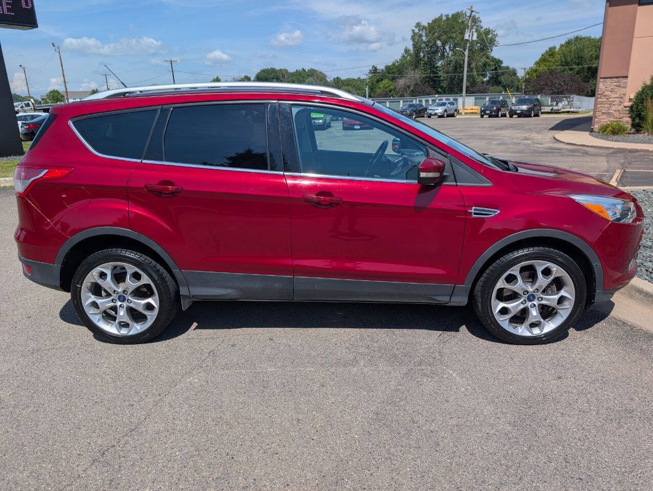 Used 2016 Ford Escape Titanium w/ Equipment Group 301A AWD/4WD image 10