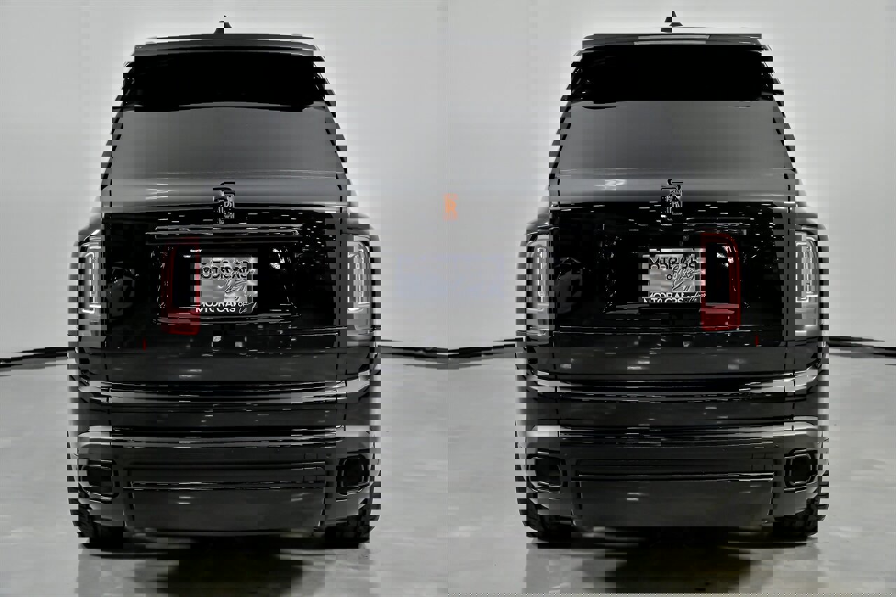 Used 2022 Rolls-Royce Cullinan image 11