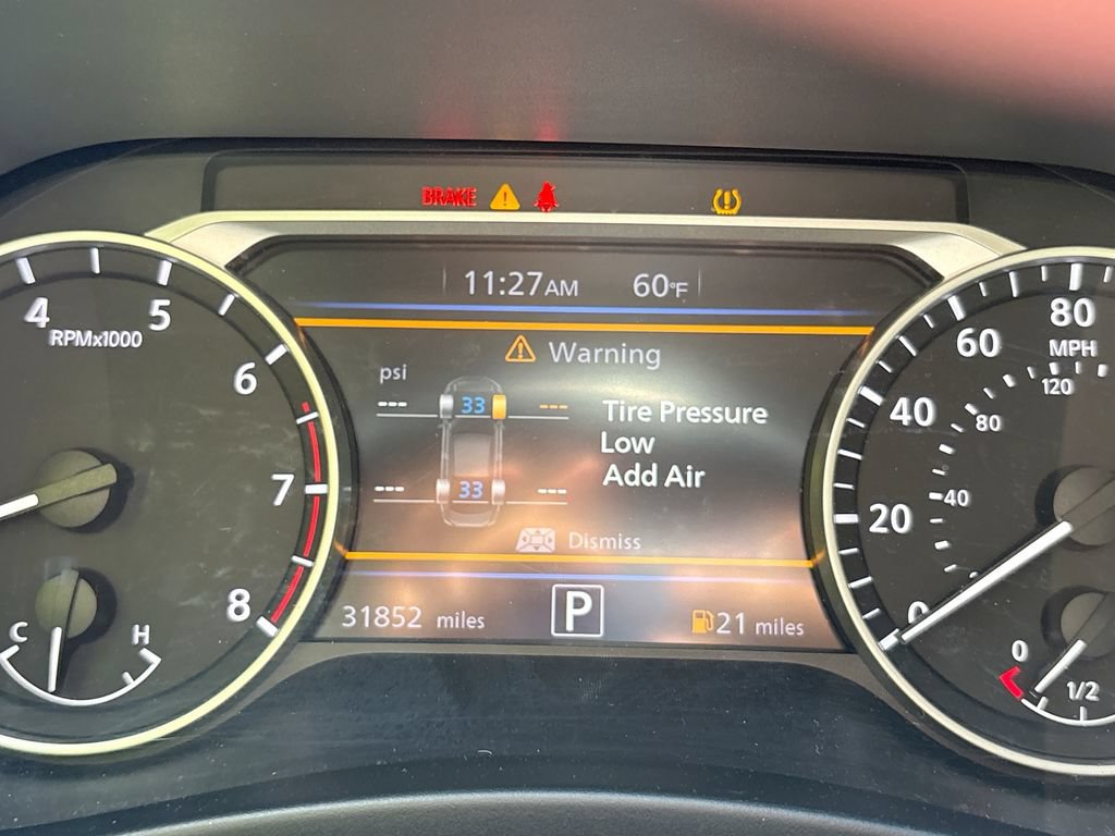 Used 2023 Nissan Sentra SR w/ Midnight Edition Package FWD image 10