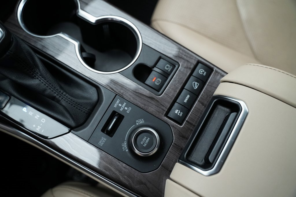 Used 2021 Toyota Highlander Platinum image 23