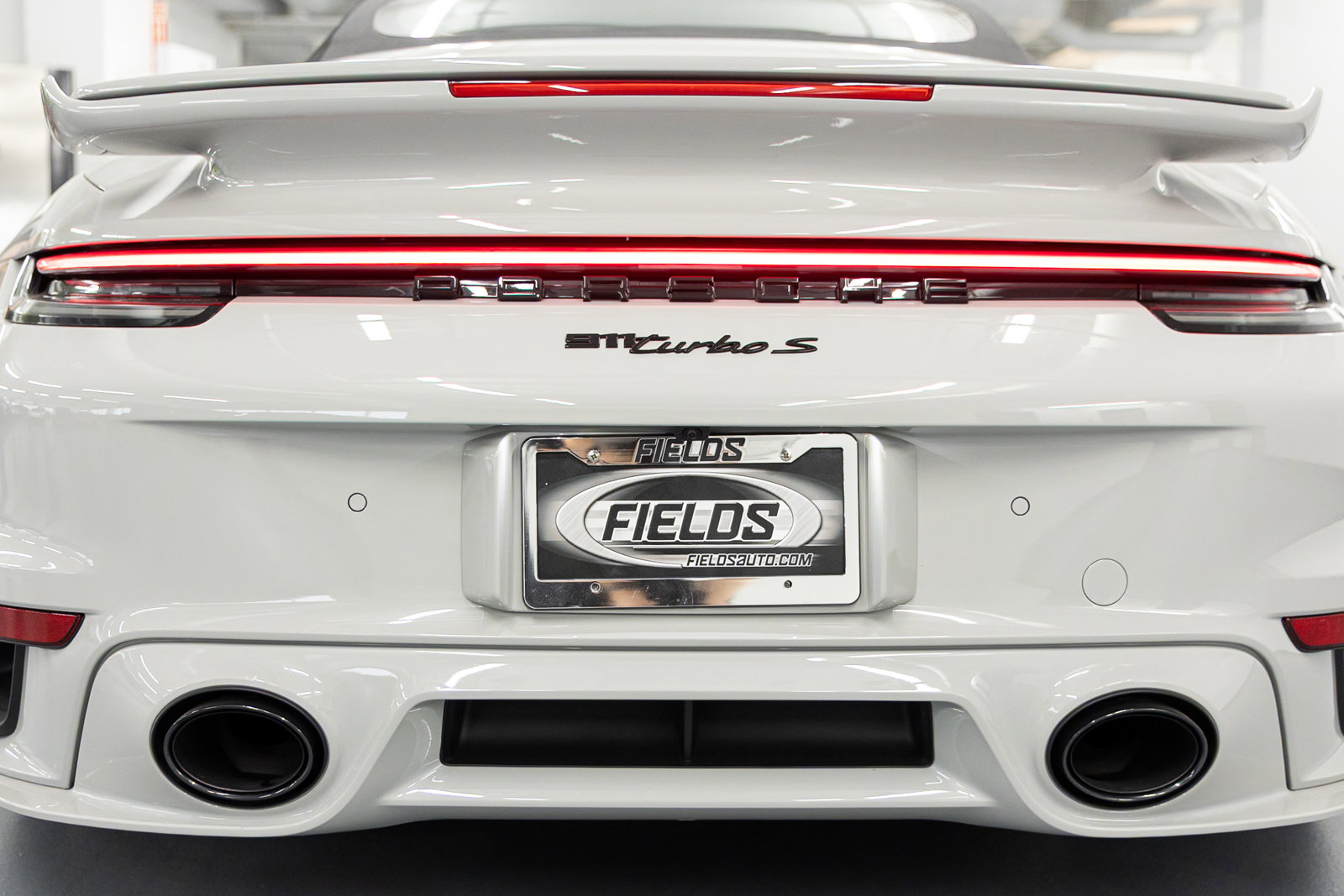 Used 2025 Porsche 911 Turbo S w/ 911 Turbo Sportdesign Package image 24