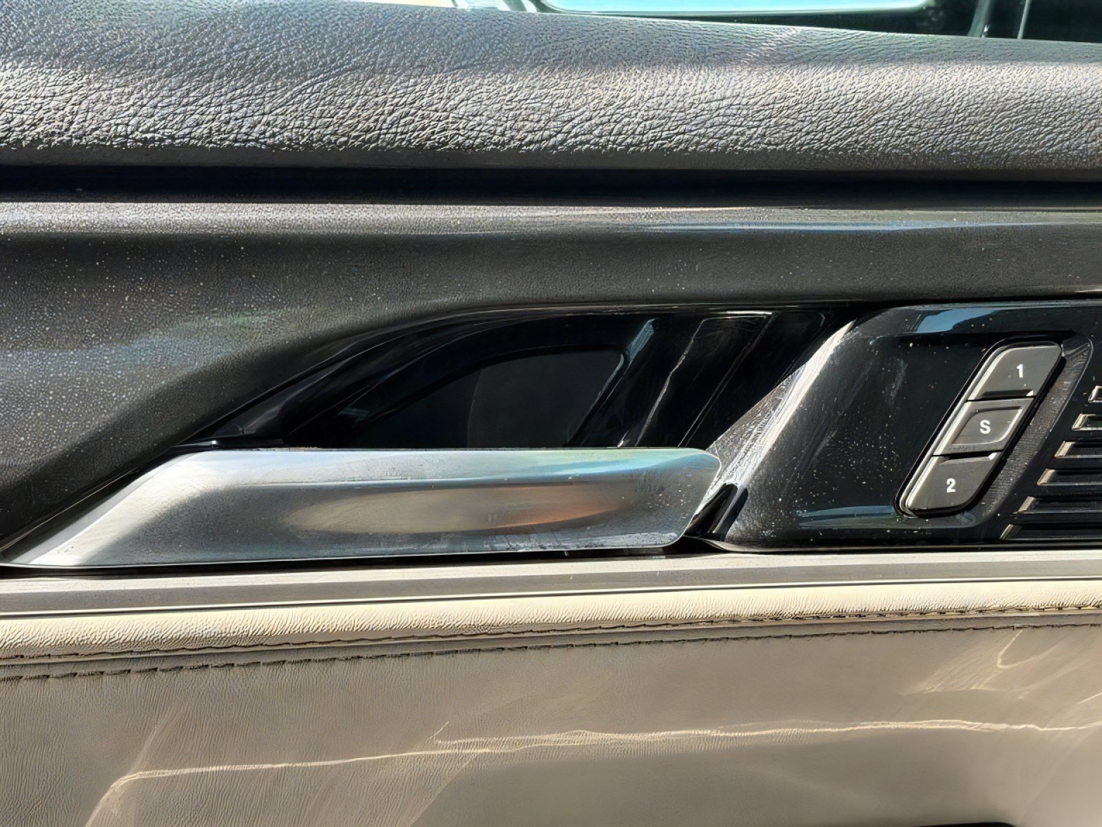 Used 2022 Jeep Wagoneer Series I AWD/4WD image 18