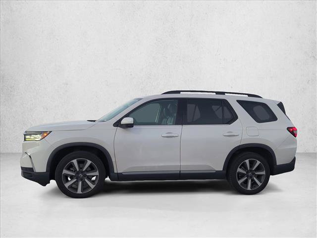 Used 2023 Honda Pilot Touring image 5