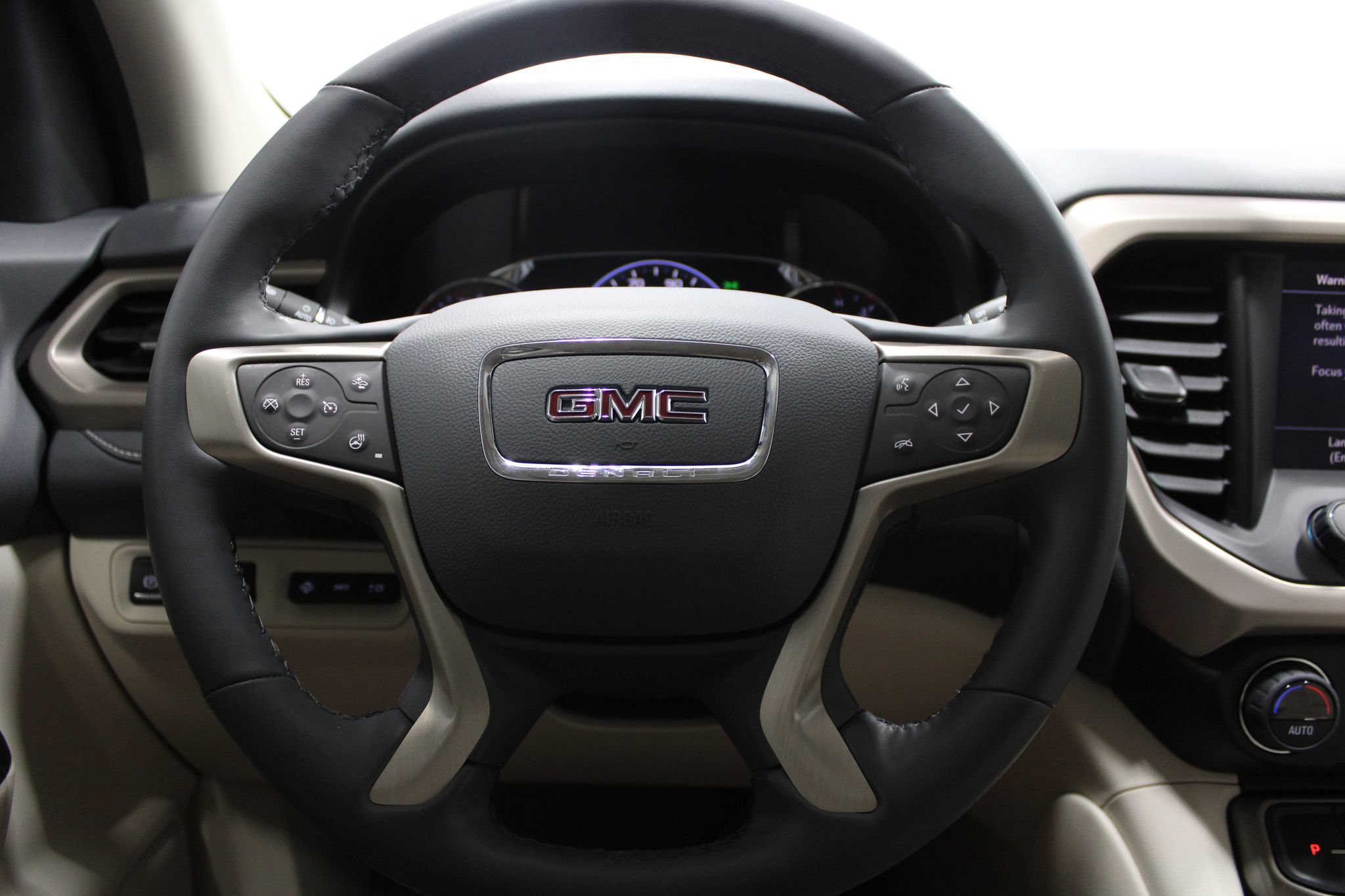 Used 2023 GMC Acadia Denali AWD/4WD image 33