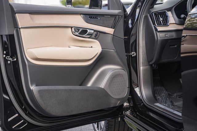 New 2026 Volvo XC90 B6 Ultra image 33