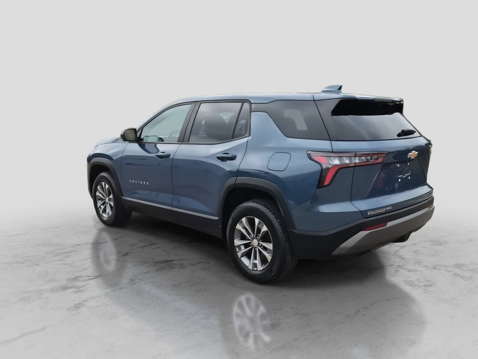 Used 2025 Chevrolet Equinox LT w/ Safety and Technology Package AWD/4WD image 6